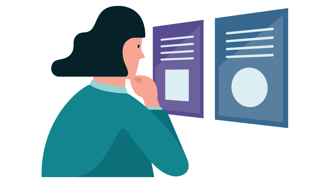 vrouw kijkt naar 2 posters