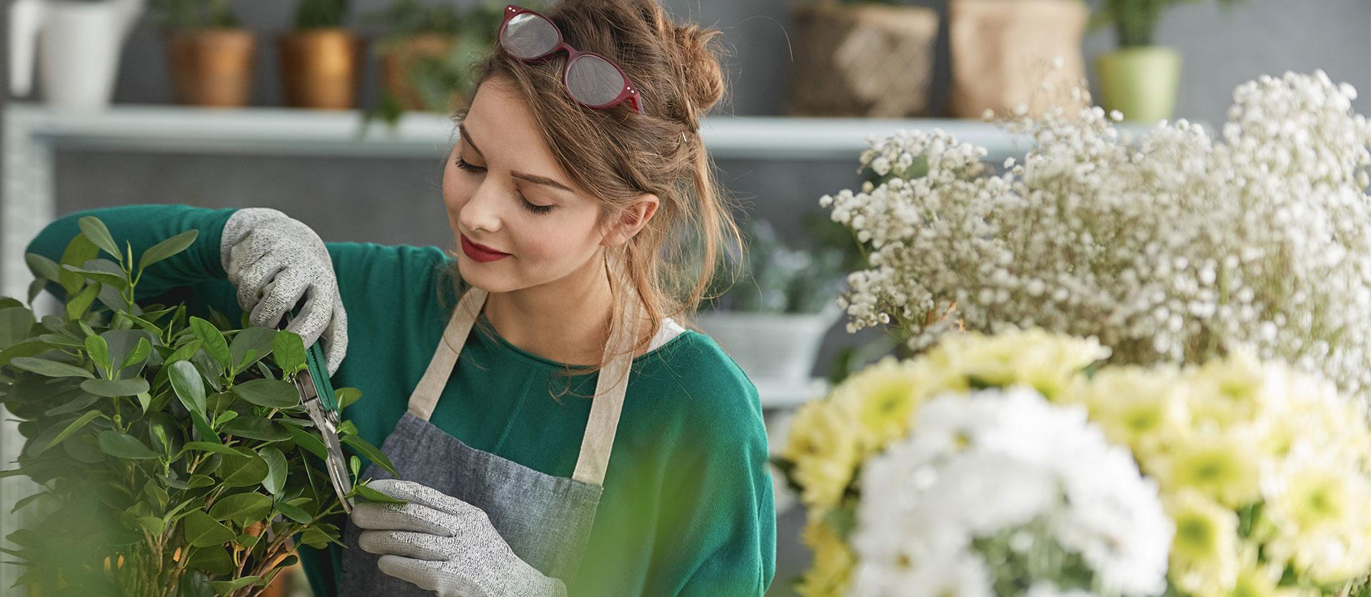 Bloemist snoeit plant