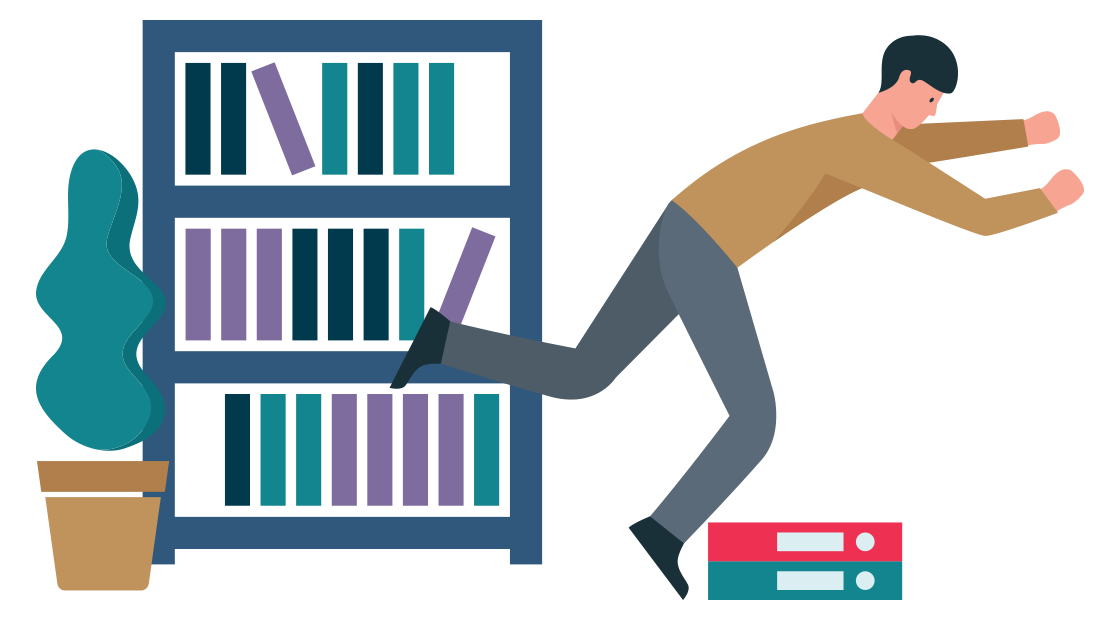 man struikelt over folders